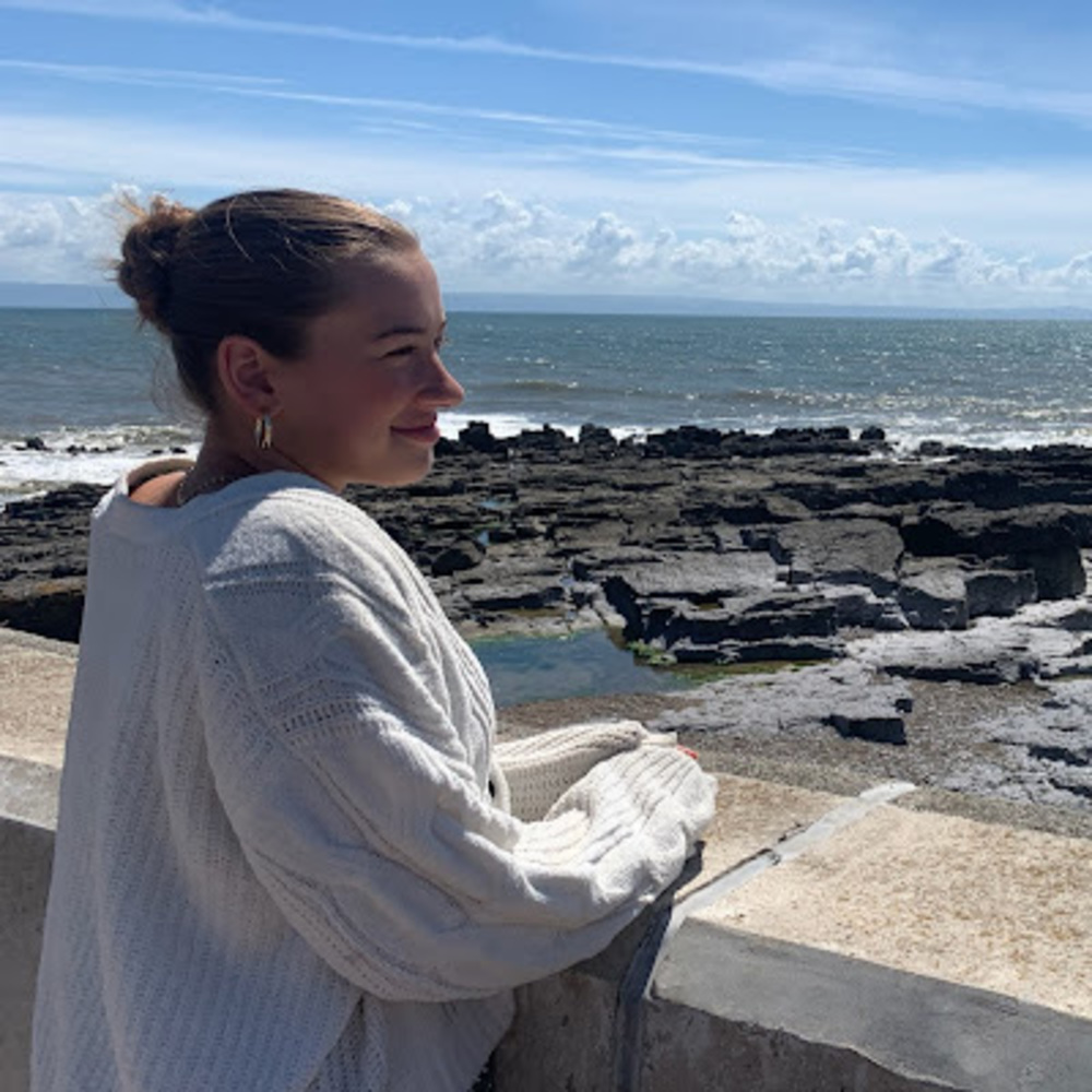 Meet your Posher, Maeve